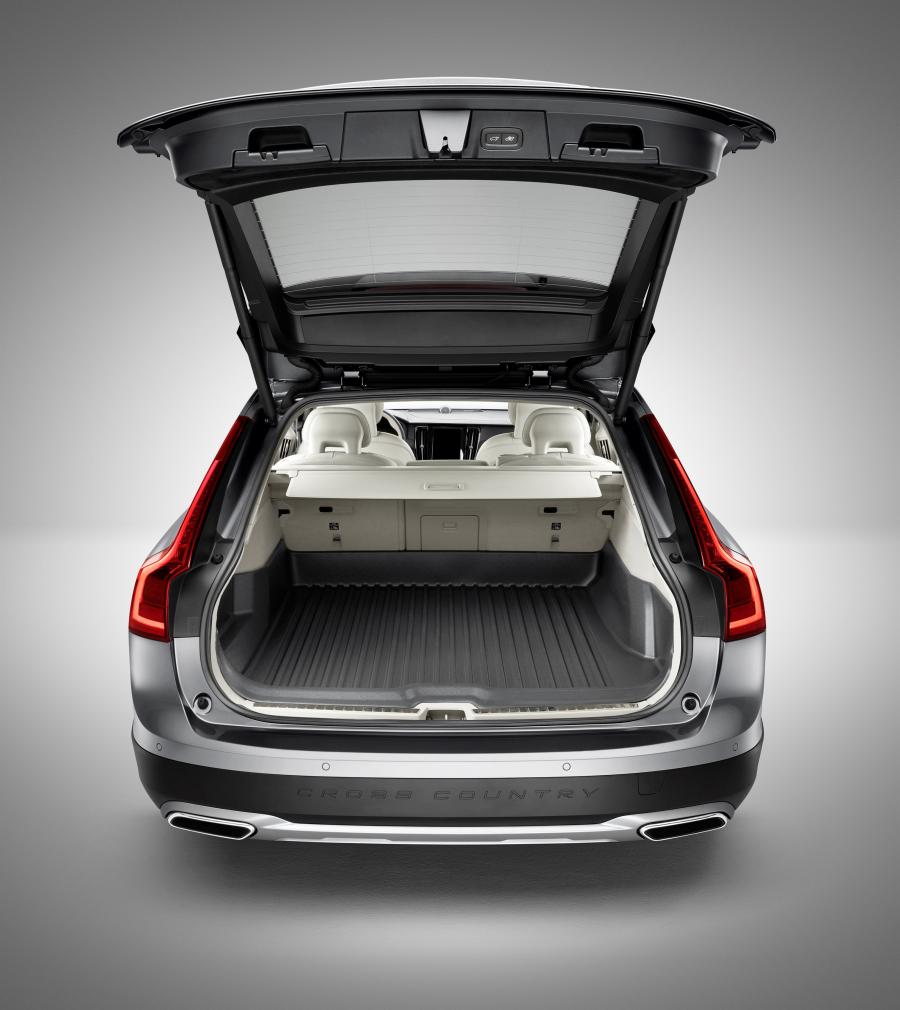 Багажник Volvo V90 T6 Cross Country 2016 года  (фото 46 из 104)